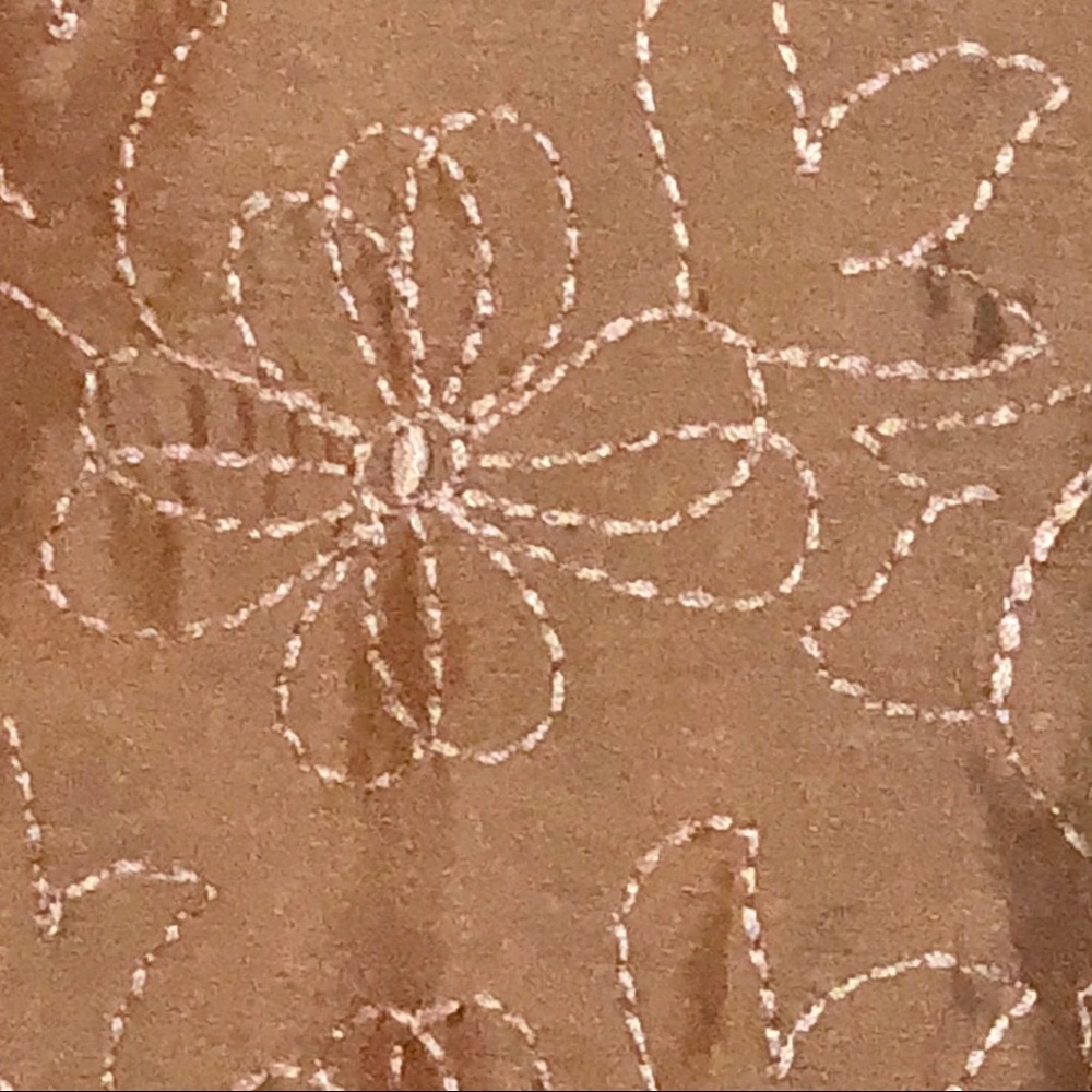 Beautiful Silk Sleeveless Top - Picture 4 of 4